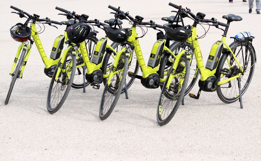 Lisbon: 3-Hour Tour by E-Bike - Pace and Safety in Lisbon Traffic: Guides Who Adjust