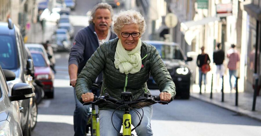 Lisbon: 3-Hour Tour by E-Bike - São Pedro de Alcântara and the Parliament Route, Lisbon in Layers