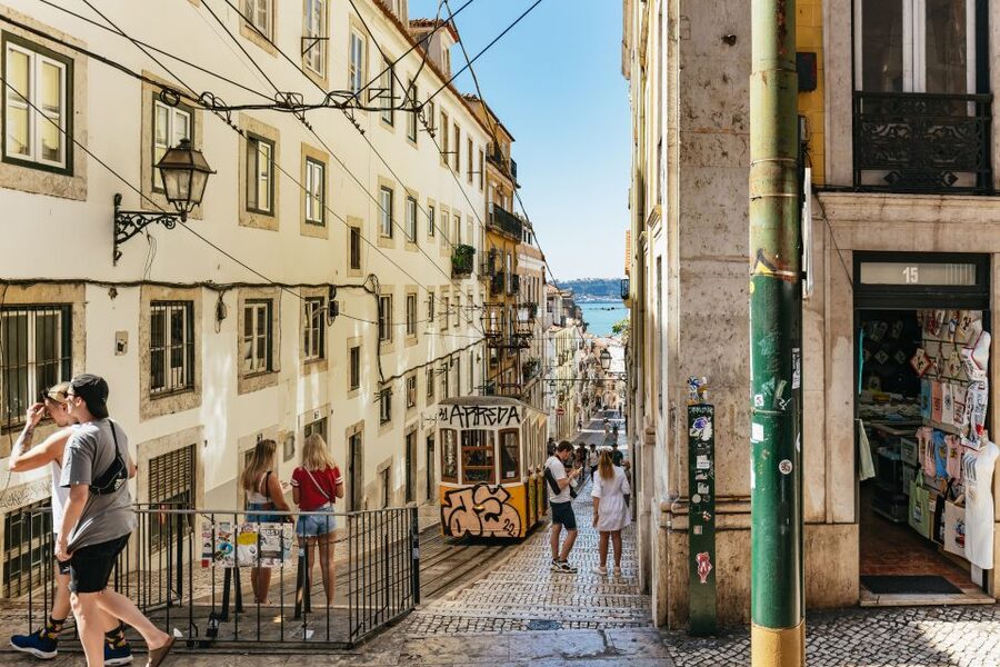 Lisbon: 72/96-Hour Hop-On Hop-Off Bus, Tram & Boat Ticket - Using Hop-On Hop-Off Without Getting Lost in Your Own Plan