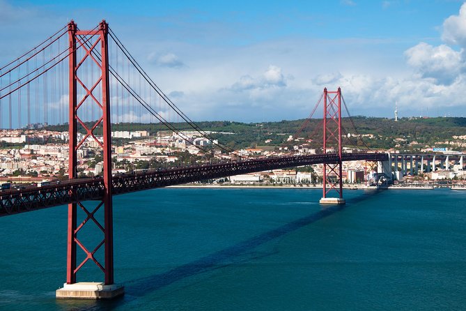 Lisbon Airport Transfer - Inside the private vehicle: comfort, Wi-Fi, and luggage reality