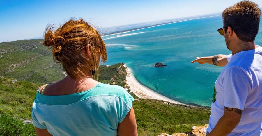 Lisbon: Arrábida Natural Park and Sesimbra Day Trip - Lisbon pickup and the Ponte 25 de Abril route check