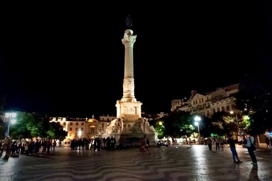 Lisbon: Authentic Fado Show, Dinner and Night Tour - Practical tips, limits, and the few things to watch