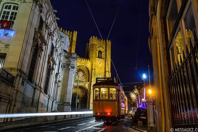 Lisbon: Authentic Fado Show, Dinner and Night Tour - Getting there smoothly: pickup, minivan size, and group pace