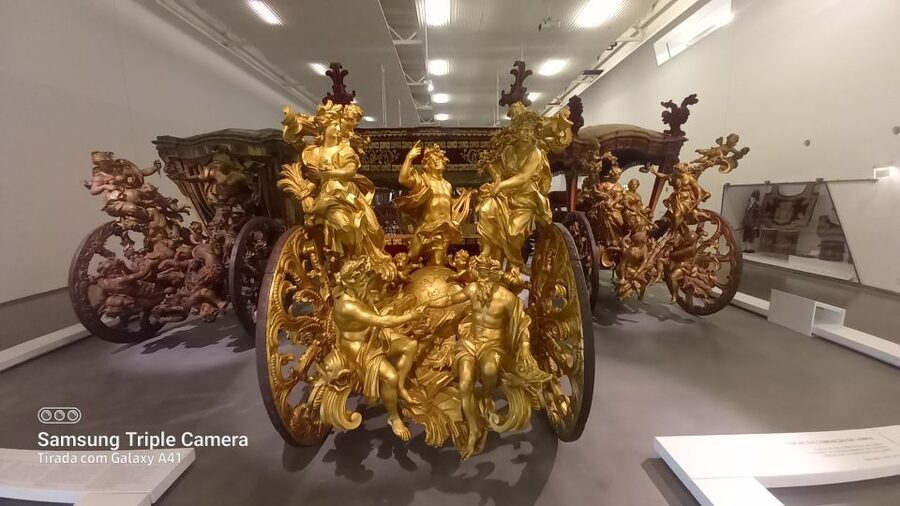 Lisbon: Belem, Jeronimos Monastery, and Coach Museum Tour - Meeting at Jerónimos: what early entry changes