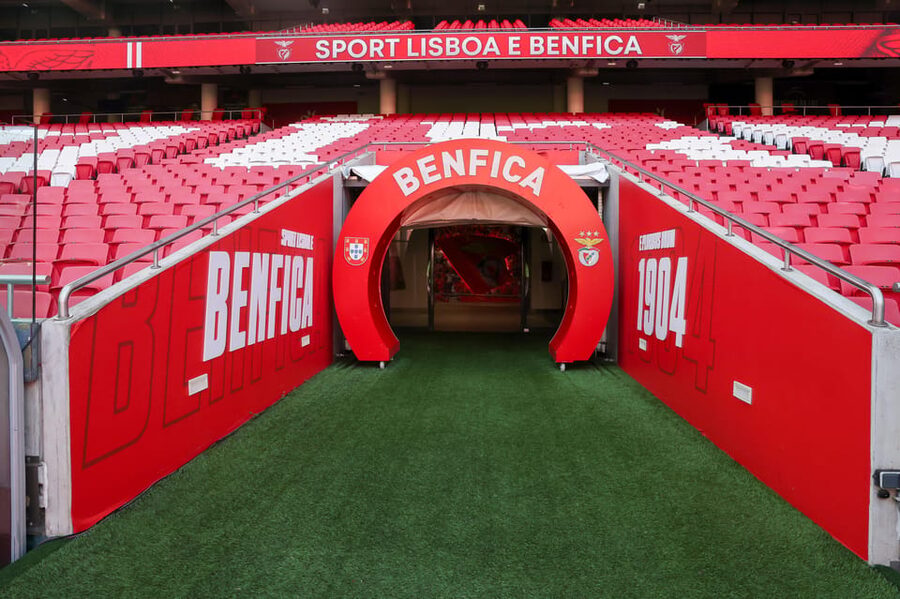 Lisbon: Benfica Luz Stadium Tour with Souvenir Scarf - Estádio da Luz in 90 minutes: the vibe and why it works