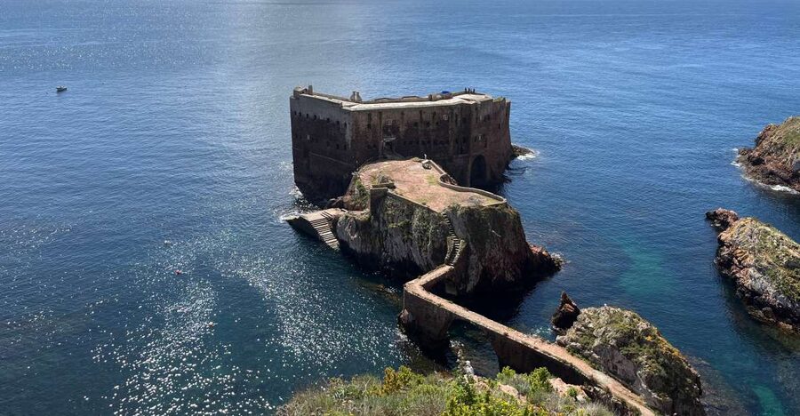 Lisbon: Berlenga Islands, Peniche & Óbidos Tour - Lisbon to Peniche: The Drive That Sets the Mood