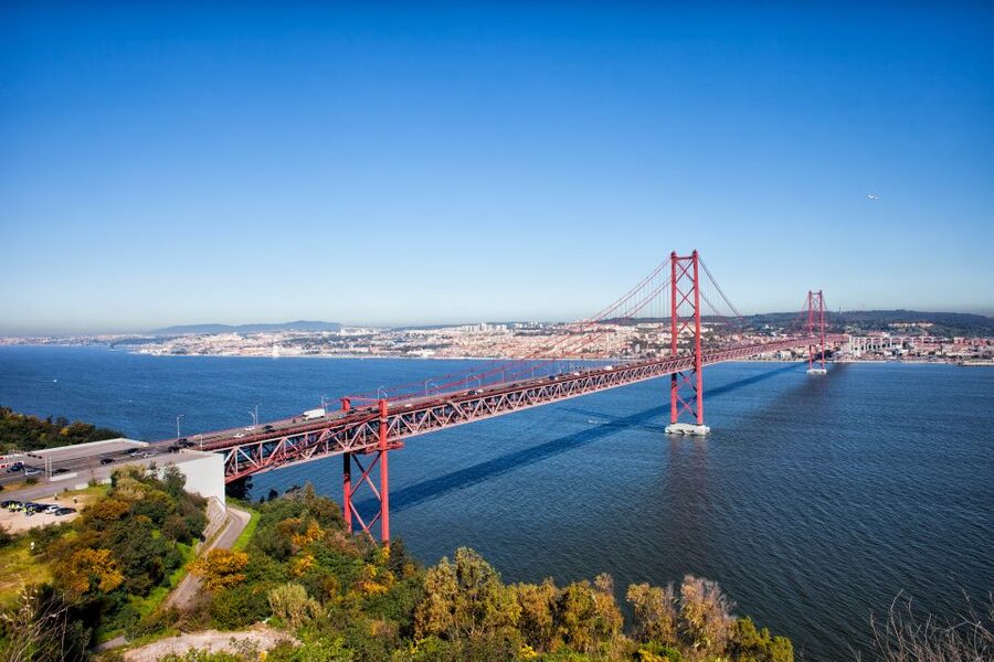 Lisbon: Boat Tour Ticket and Hop-on Hop-off 48-Hour Bus. - Should you book this Lisbon boat and hop-on hop-off combo?