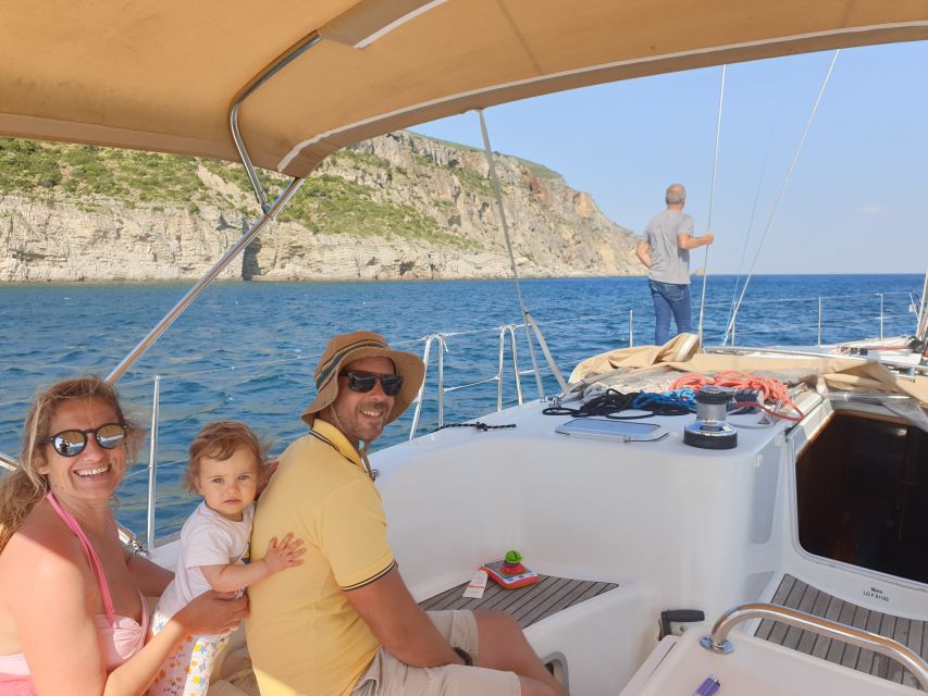 Lisbon: Champagne Sailing Tours - Steering the Yacht and Staying Comfortable When the Wind Picks Up