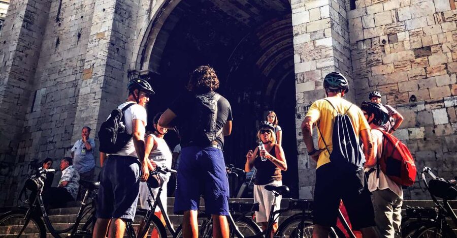 Lisbon: City Highlights and Viewpoints E-Bike Tour - Campo das Cebolas to Alfama: Rolling Into Lisbon’s Old Heart