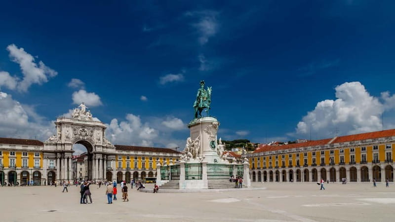 Lisbon: City Tuk-Tuk Guided Tour with Hotel Pickup - Alfama and Graça Historic Districts, Plus the Build-Up to Bigger Views