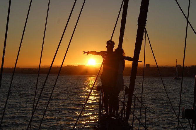 Lisbon: Daylight or Sunset on a Vintage Sailboat - What to wear and how to get the best seats