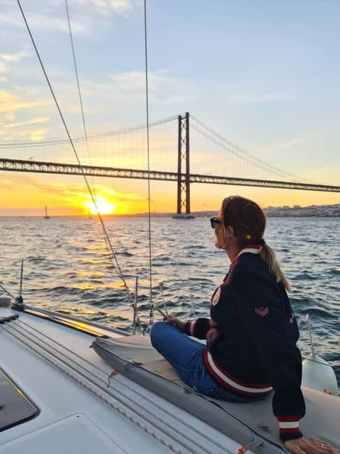 Lisbon: Daytime or Sunset Boat Cruise with History and Wine - Key highlights at a glance