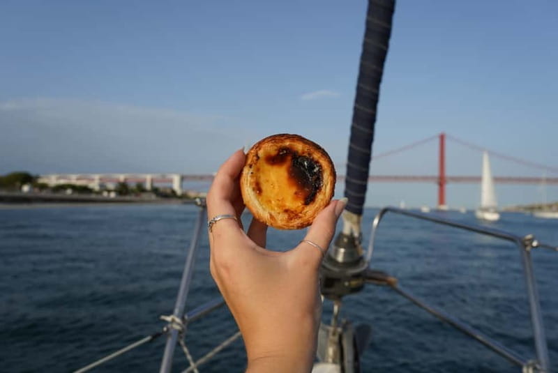 Lisbon: Daytime or Sunset Boat Cruise with History and Wine - Wine on Deck: How the Green Wine Fits the Cruise (Not the Other Way Around)
