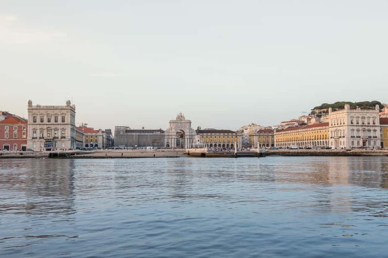 Lisbon: Daytime or Sunset Boat Cruise with History and Wine - Padrão dos Descobrimentos to Belém Tower: the River’s Best Picture-Walk