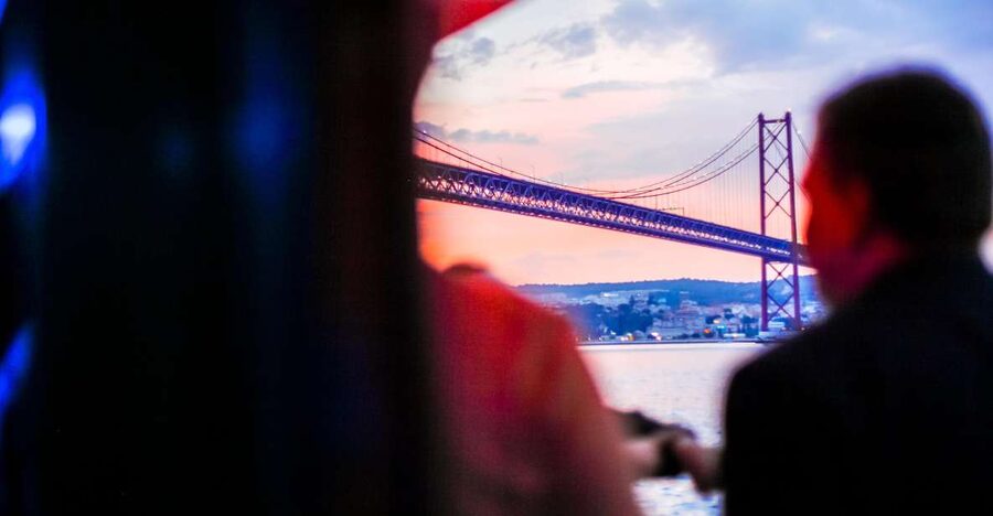 Lisbon: Disco Night Cruise with DJ and Open Bar - The 2-Hour “DJ Cruise” Flow: How the Party Moves Along the Route