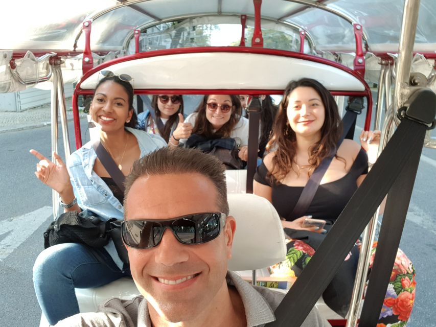 Lisbon: Electric Tuk Tuk Private Tour of the Seven Hills - Largo do Carmo, São Pedro de Alcântara, and the quick photo-walk rhythm