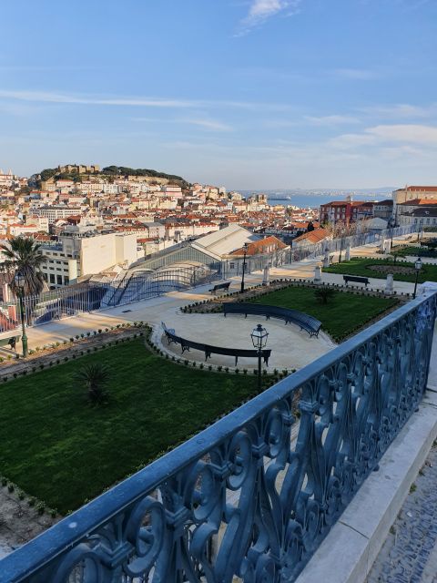 Lisbon: Electric Tuk Tuk Private Tour of the Seven Hills - Príncipe Real to Parque Eduardo VII: when Lisbon opens into wide views