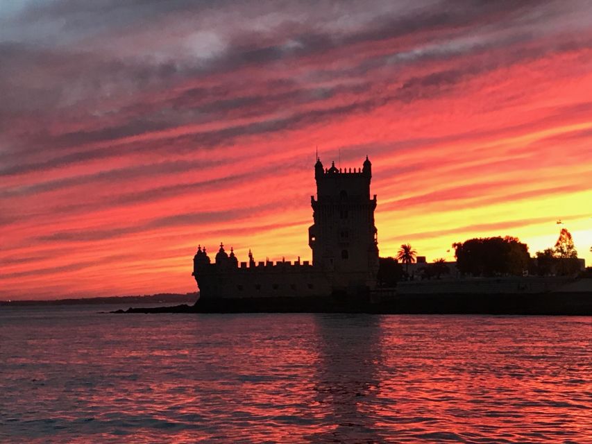 Lisbon: Enjoy a Sunset or Night Tagus River Sailboat Cruise - North Bank Highlights: Terreiro do Paço and Cais do Sodré from the Water