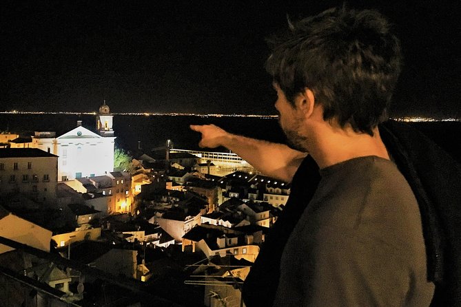 Lisbon Fado Experience: Walking Tour, Dinner and Live Music Show - Stop 1: Miradouro de Santa Luzia, Mouraria and Alfama on foot