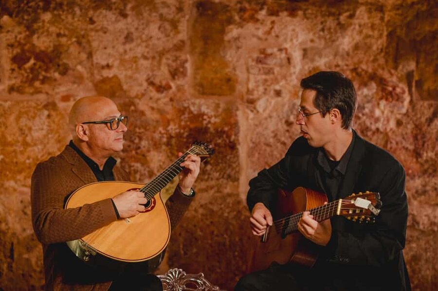 Lisbon: Fado Show and Wine inside Medieval Walls - Your 50-minute flow: wine, introductions, then the songs