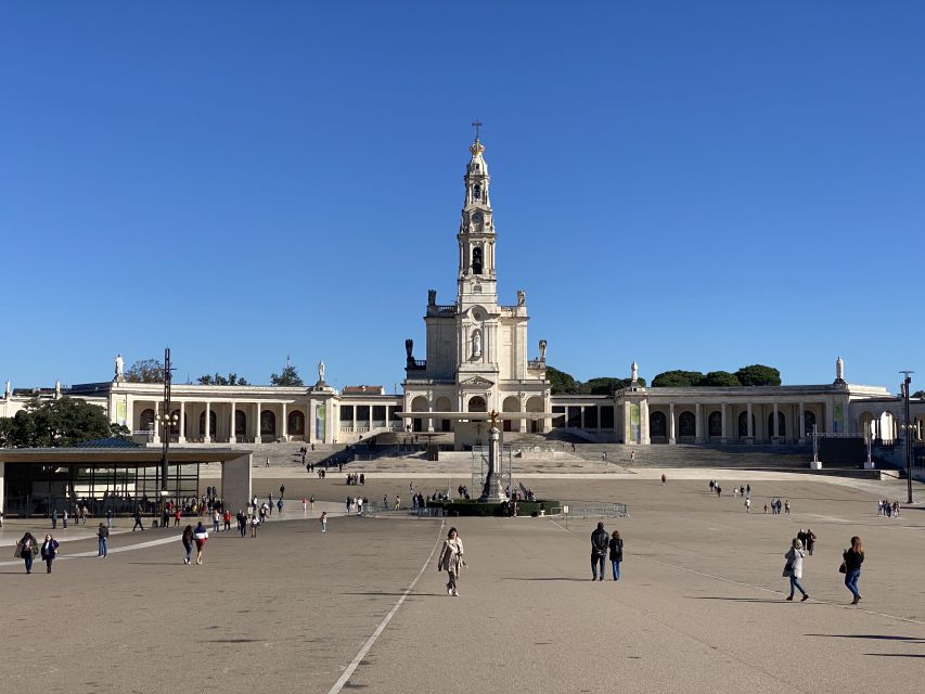 Lisbon: Fátima, Batalha, Nazaré & Obidos Small-Group Tour - Why this Lisbon out-and-back day trip feels like more than a drive