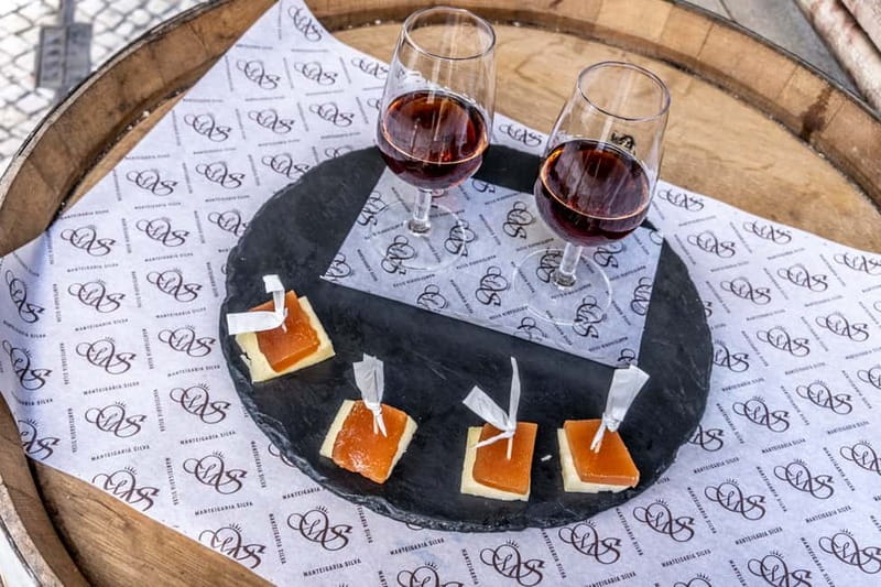 Lisbon: Food Tasting Tour by Tuk Tuk with 2 Stops - Graça Viewpoints and a Photo Stop That Feels Like a Breather