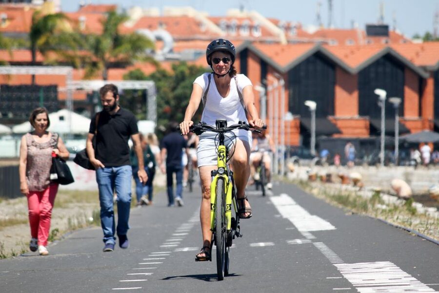 Lisbon: Guided Tour of Historic Belém by Electric Bike - Jerónimos Monastery by bike, Manueline style up close