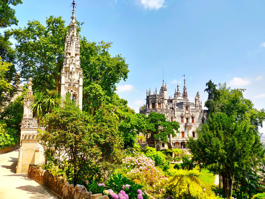 Lisbon: Half-Day Sintra Tour with Pena Palace and Regaleira - Sintra village break: walking, shopping, and Travesseiro plus Queijada