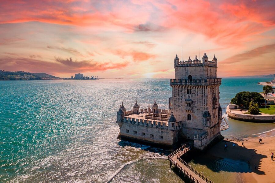 Lisbon: Helicopter Ride, Boat Trip, & Old Town Walking Tour - Who this Lisbon combo tour fits best