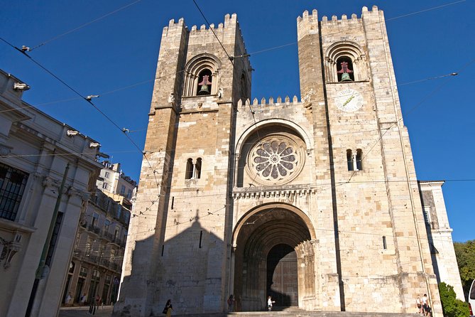 Lisbon Highlights - Private Tour with Van and Local Guide - São Roque and the Art That Takes Time: A Stop With a Real Payoff