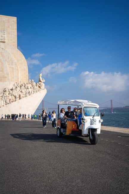 Lisbon Highlights: Private Tuk Tuk Sightseeing City Tour - Lisbon Start: Sé de Lisboa, Portas do Sol, and Senhora do Monte