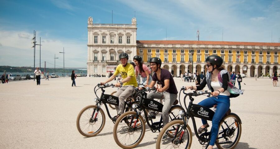 Lisbon: Hills, Alfama, and Mouraria Tour by Electric Bike - A smart way to see Lisbon without spending your whole trip on hills
