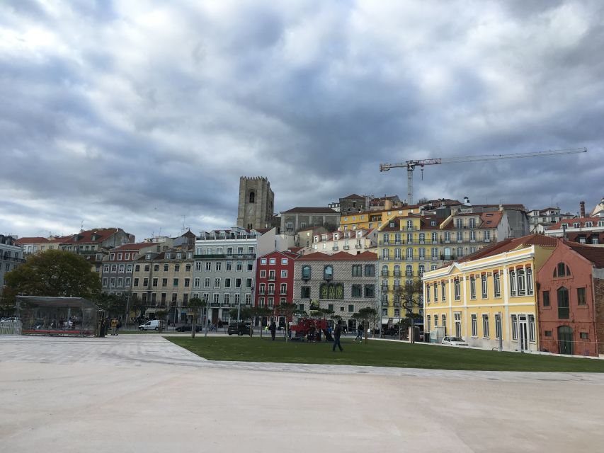 Lisbon: Hills, Alfama, and Mouraria Tour by Electric Bike - Commerce Square to the Fado Museum: a quick orientation in the right mood