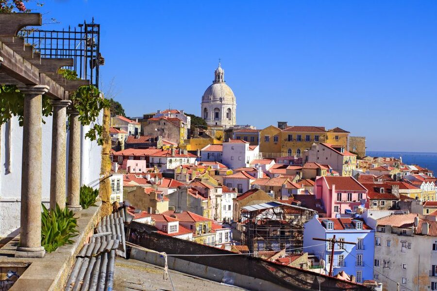 Lisbon: Hills Red Tram Tour by Tram 28 Route 24-Hour Ticket - Audio guide and the driver experience, how to get the most from it