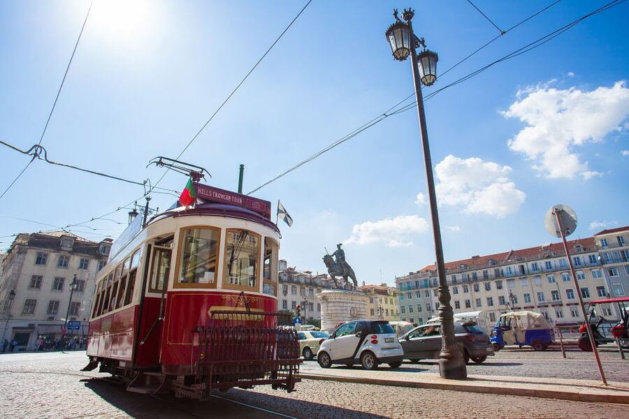 Lisbon: Hills Red Tram Tour by Tram 28 Route 24-Hour Ticket - Comfort, crowd control, and why this beats the most famous Tram 28 queue