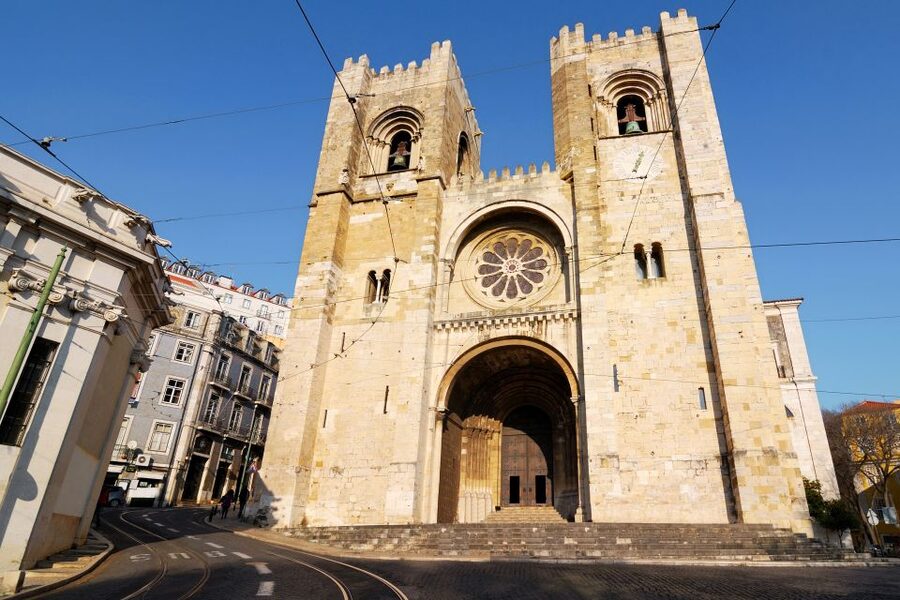 Lisbon: Hills Red Tram Tour by Tram 28 Route 24-Hour Ticket - Price and 24-hour ticket value, what it really means