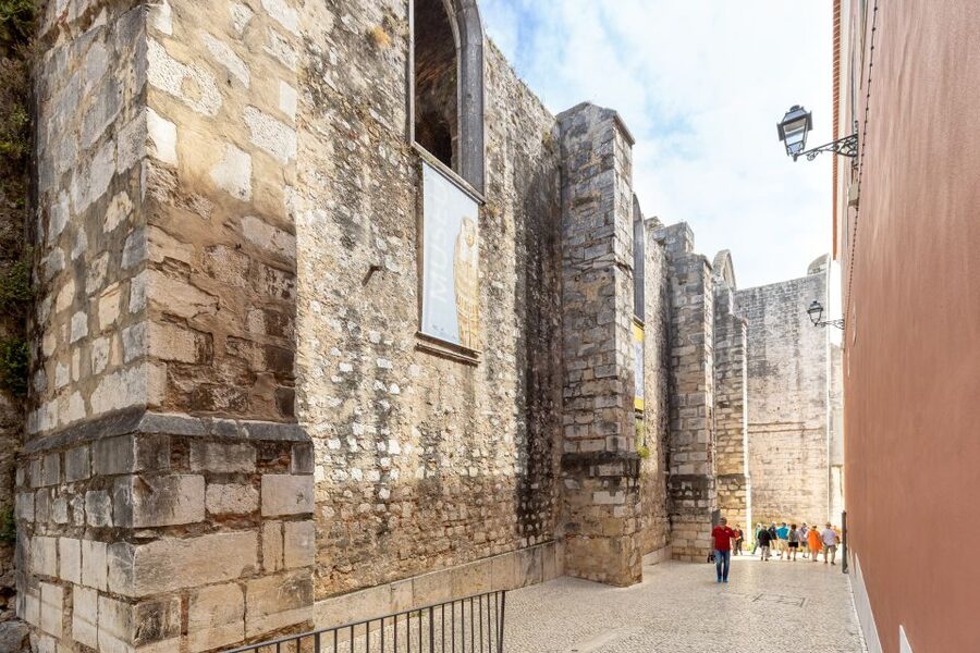 Lisbon: History, Stories and Lifestyle Walking Tour - Ending at Lisbon Cathedral: 1150 origins and layered architecture