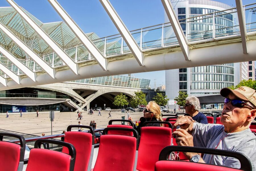 Lisbon: Hop-On Hop-Off Bus Tour - Cascais Line to Costa do Sol: beach town energy without the stress
