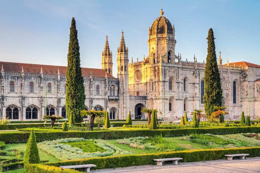 Lisbon: Jerónimos Monastery Entrance Ticket - Timing Your Visit: Opening Hours, Closures, and Queue Reality