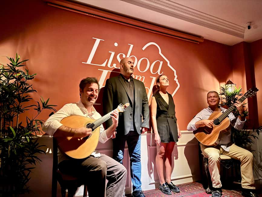 Lisbon: Live Fado Show with Port Wine at Lisboa em Fado - Practical rules and etiquette, so you do not hit friction