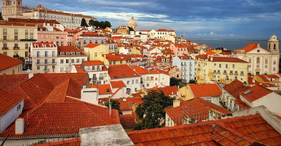 Lisbon: Old Town TukTuk Tour and Scenic Viewpoints in Alfama - Lisbon Cathedral to Saint Anthony: start with the Old Town’s “why it’s here”