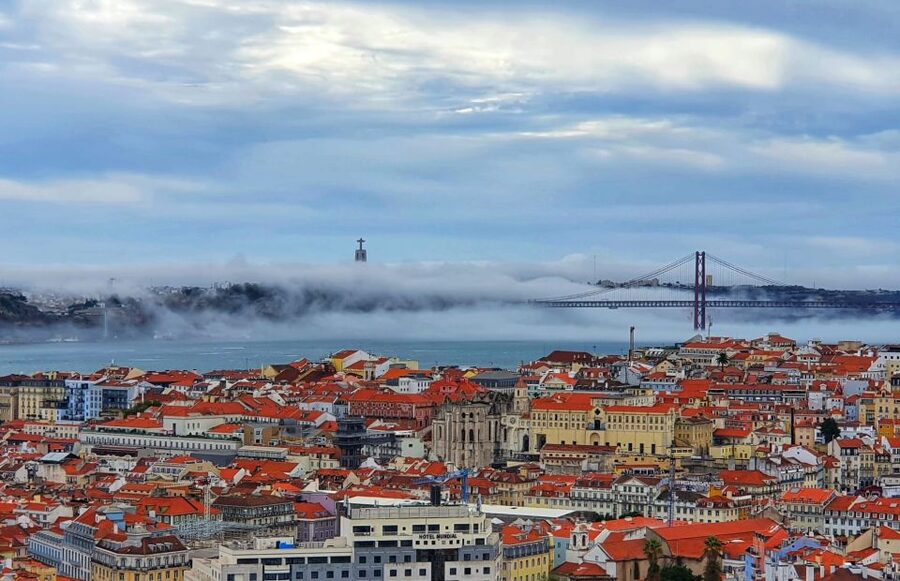 Lisbon: Old Town TukTuk Tour and Scenic Viewpoints in Alfama - Commerce Square and Rua Augusta Arch: where big Lisbon energy meets quick orientation