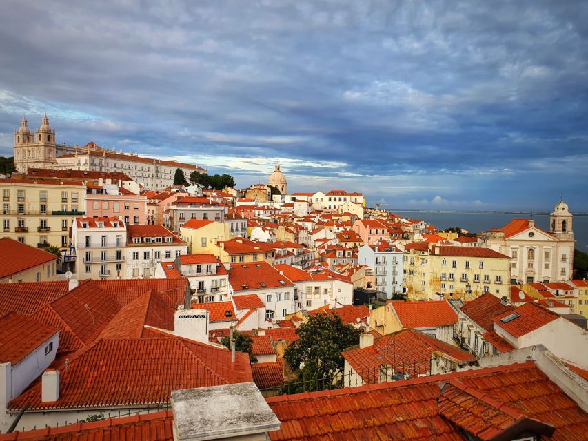Lisbon: Old Town TukTuk Tour and Scenic Viewpoints in Alfama - Manteigaria meeting point, pickup options, and drop-offs in Lisbon