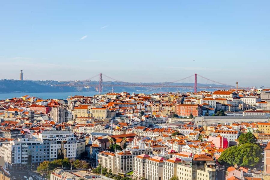 Lisbon on a Tuk Tuk Tour: History & Viewpoints - How the pickup options work when your trip starts in a hurry