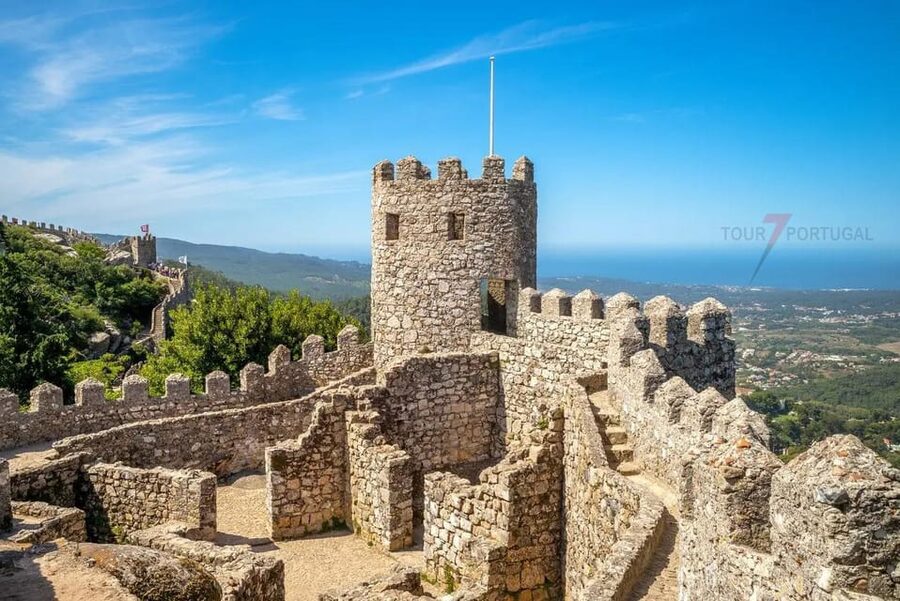 Lisbon: Pena Palace, Moorish Castle, Qta. Regaleira & Sintra - Sintra Old Town break, lunch planning, and Piriquita queijadas