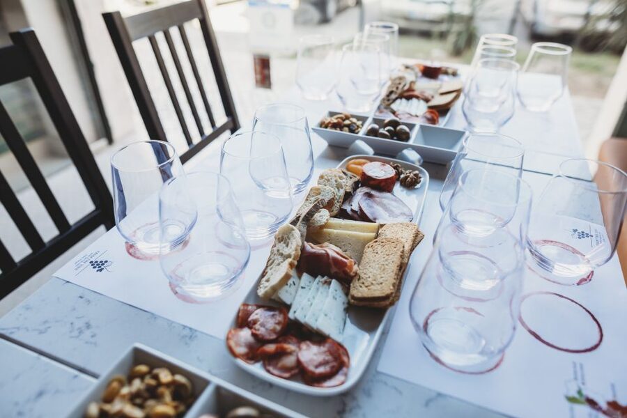 Lisbon: Portuguese Wine and Cheese Tasting with Lunch - How the 2-Hour Experience Flows, From Pour to Lunch