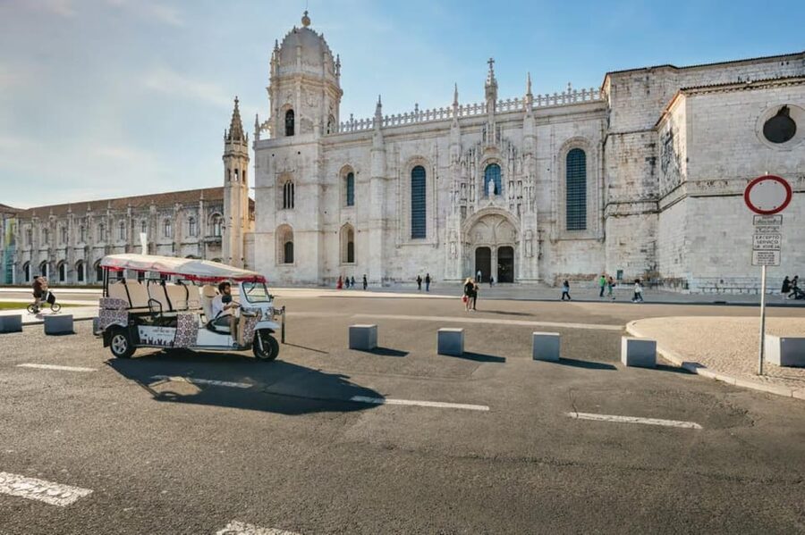 Lisbon: Private Guided Tuk-Tuk Tour with Hotel Pickup - Sao Vicente de Fora and the Cathedral-and-Monastery flow