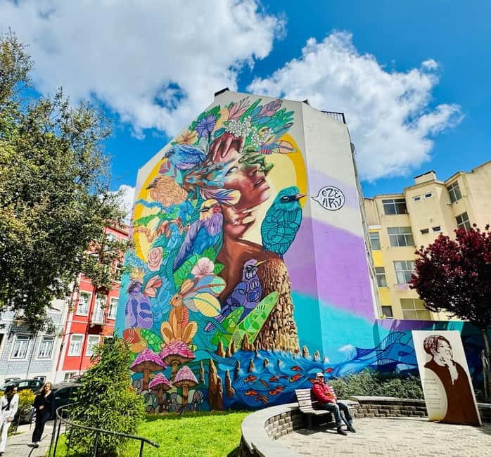 Lisbon: Private Old Town Tuk-Tuk Tour - Street art, tiles, and photo stops: what the best guides seem to do