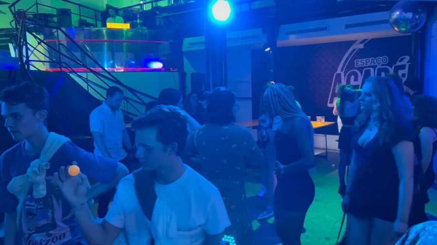Lisbon Pub Crawl: Unlimited Drinks, Shots & V.I.P Club Entry - Finding the group at Miradouro de Sao Pedro de Alcantara (and why it matters)