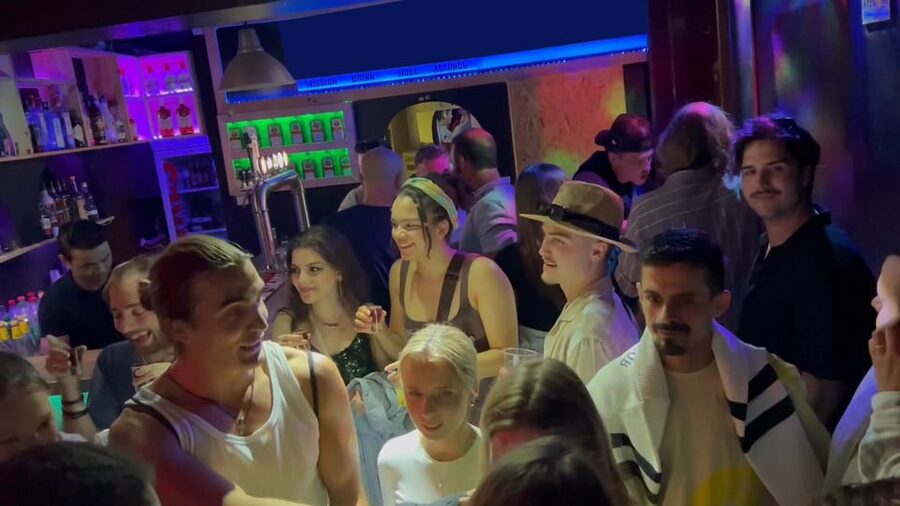 Lisbon Pub Crawl: Unlimited Drinks, Shots & V.I.P Club Entry - Bairro Alto guided time: the part that turns strangers into a group